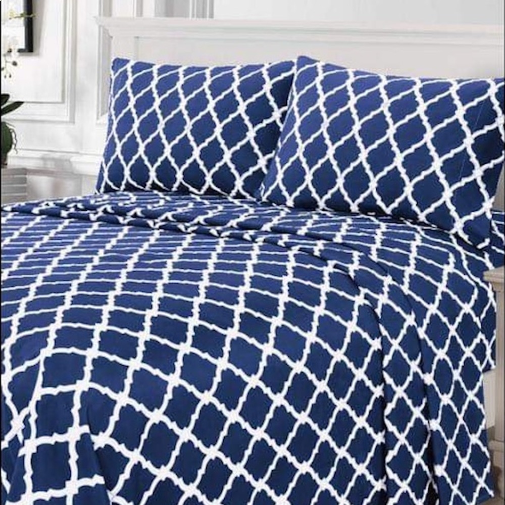 ⭐️FINAL STOCK⭐️Queen 4pc Navy Arabesque Bedsheets